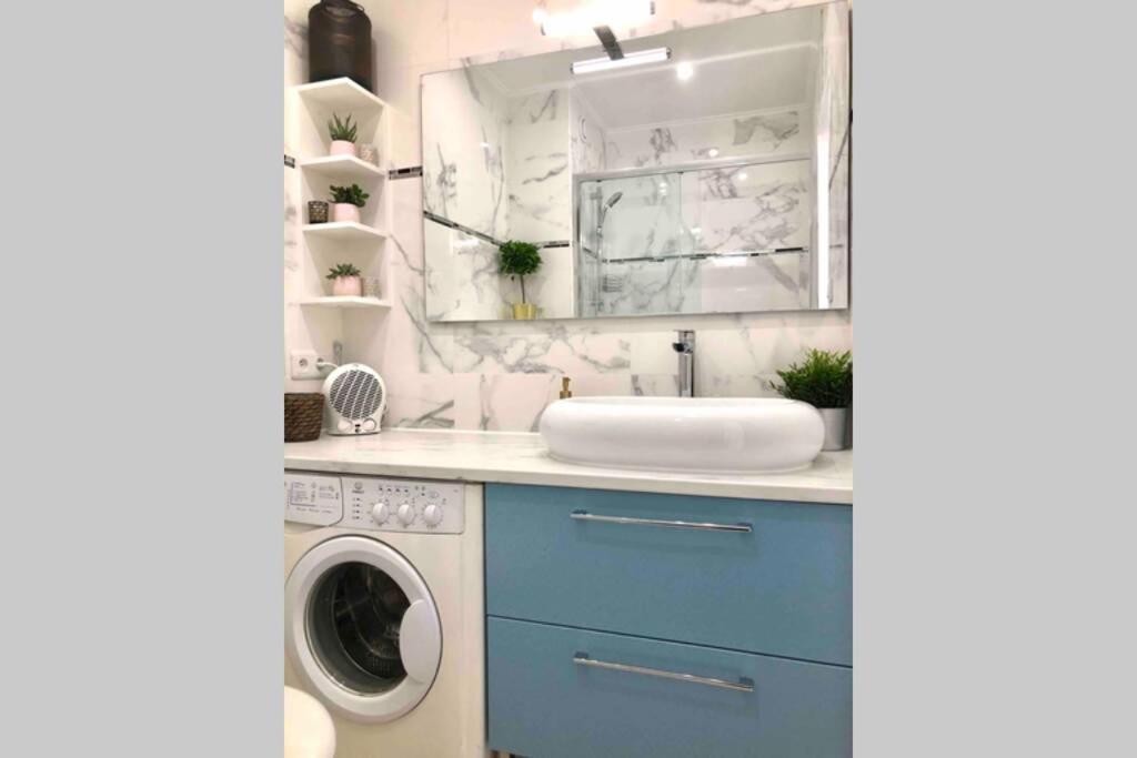 Grand Studio Cabine 30 M² Centre Ville, Refait A Neuf Pour Vous ! Climatise La Grande-Motte Eksteriør bilde